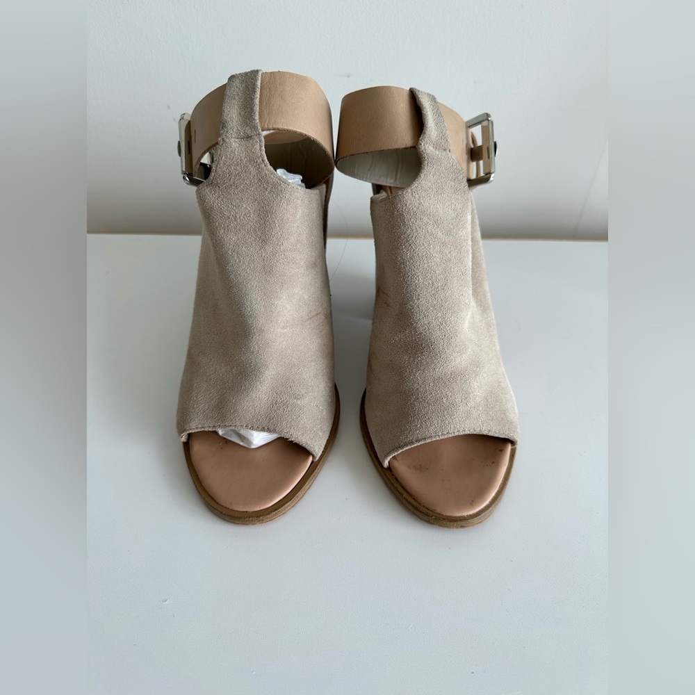 Marc Fisher Size 9 Heels